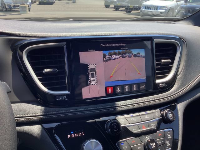 New 2027 Chrysler Pacifica Limited FWD image 19