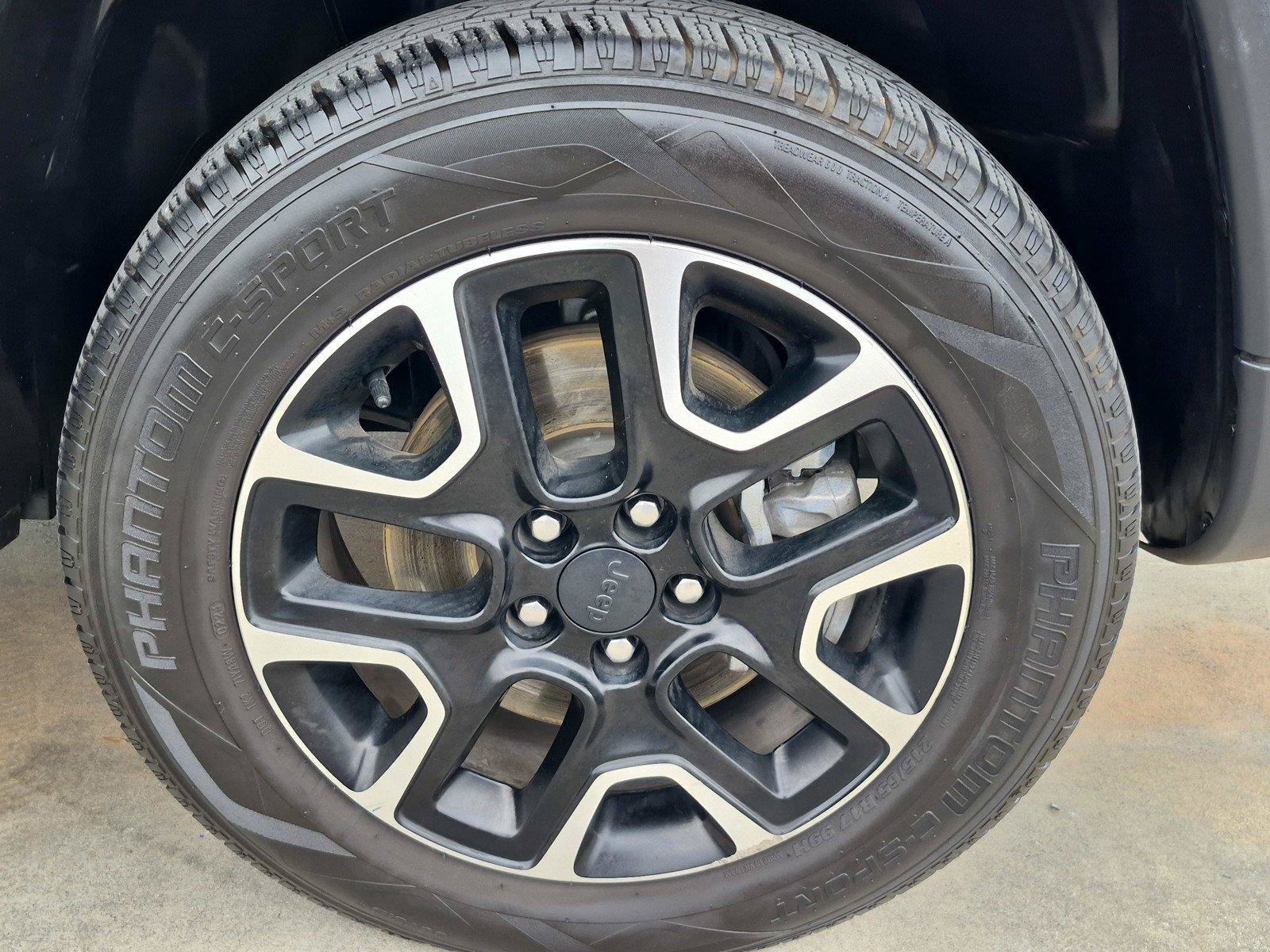Used 2020 Jeep Compass Trailhawk AWD/4WD image 12