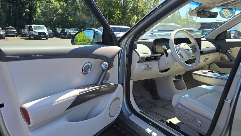 Used 2025 Genesis GV60 Advanced AWD/4WD image 19