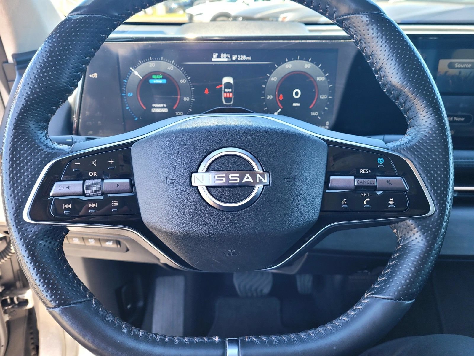 Used 2023 Nissan Ariya FWD image 33