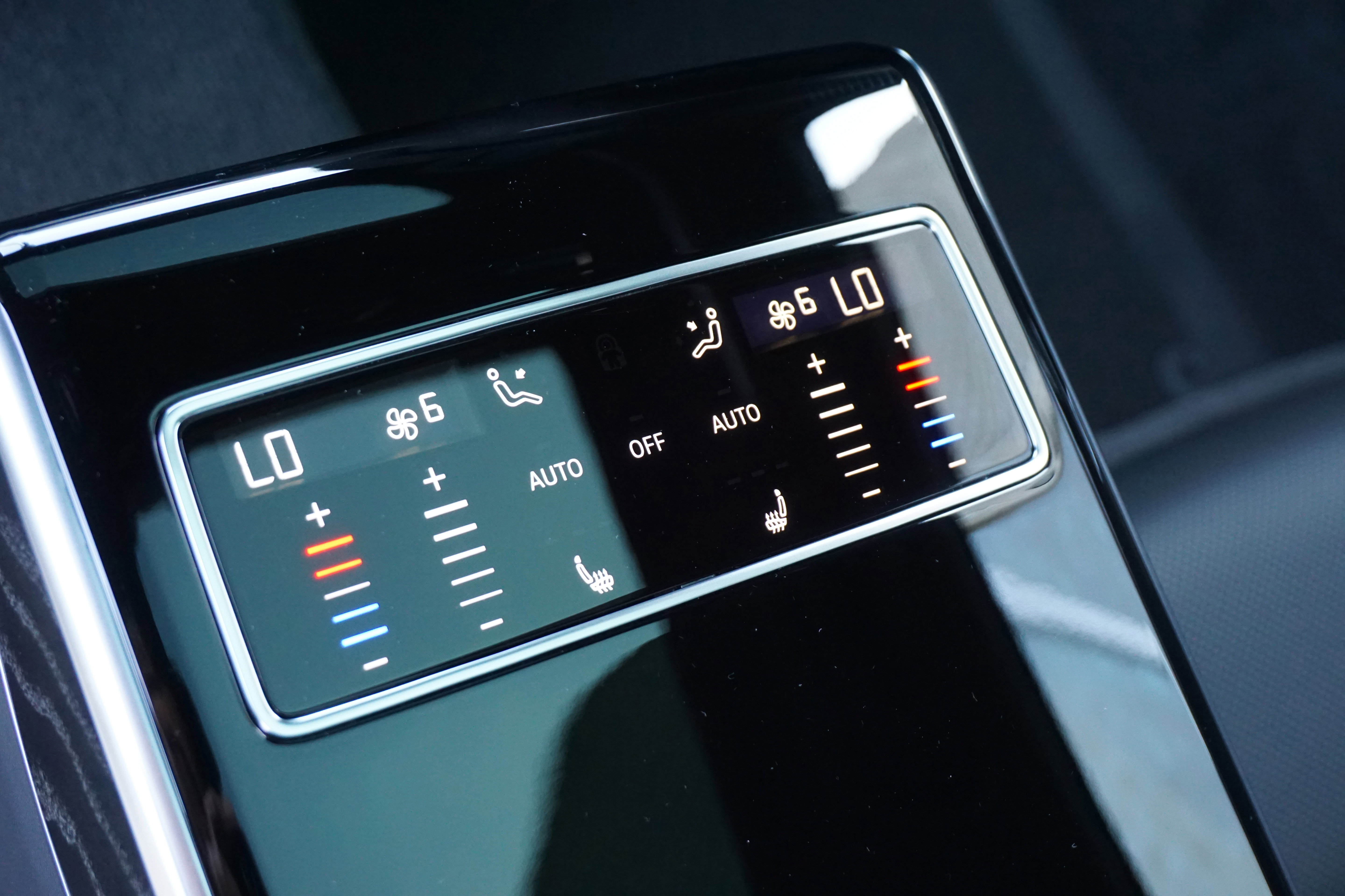 New 2025 Audi A8 L 3.0T image 18