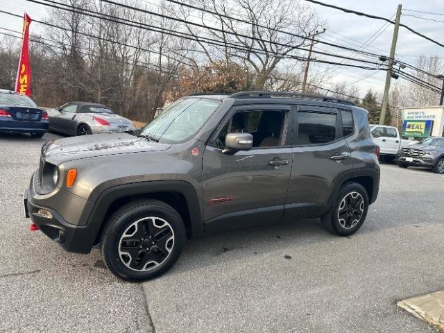 Used 2016 Jeep Renegade Trailhawk image 2
