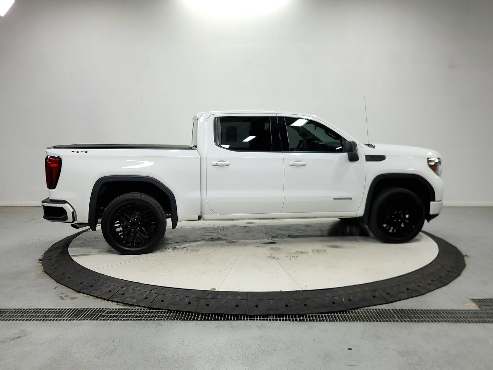 Used 2022 GMC Sierra 1500 Elevation AWD/4WD image 8