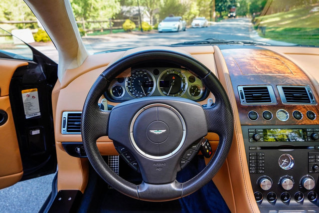Used 2008 Aston Martin V8 Vantage Roadster RWD image 38