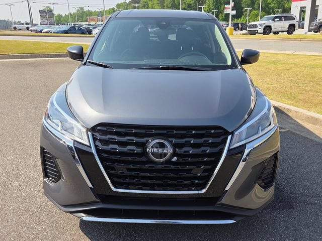 Used 2025 Nissan Kicks Play S FWD image 2