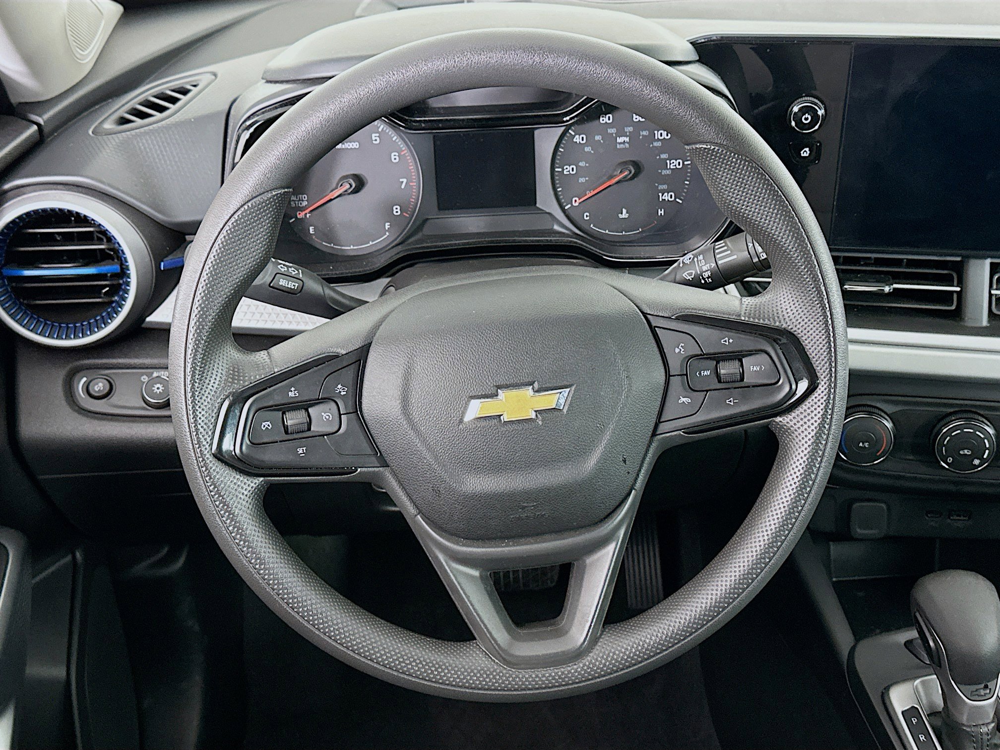 Used 2025 Chevrolet Trax LS image 18