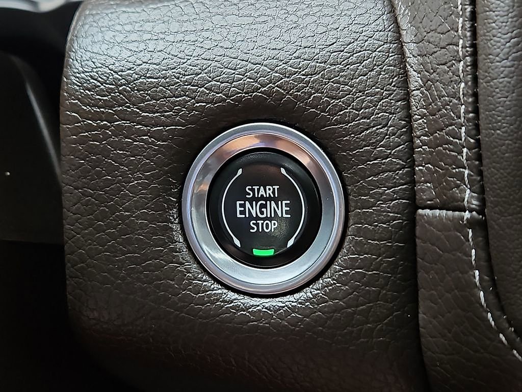 Used 2022 GMC Yukon Denali image 28