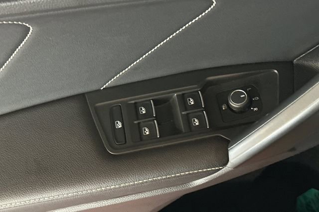 Certified 2024 Volkswagen Tiguan SE R-Line AWD/4WD image 14