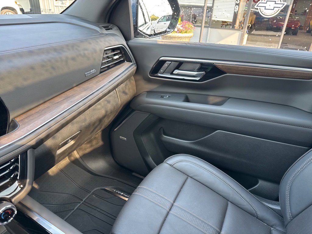 Used 2025 Chevrolet Tahoe High Country w/ Sun And Tow Package image 15