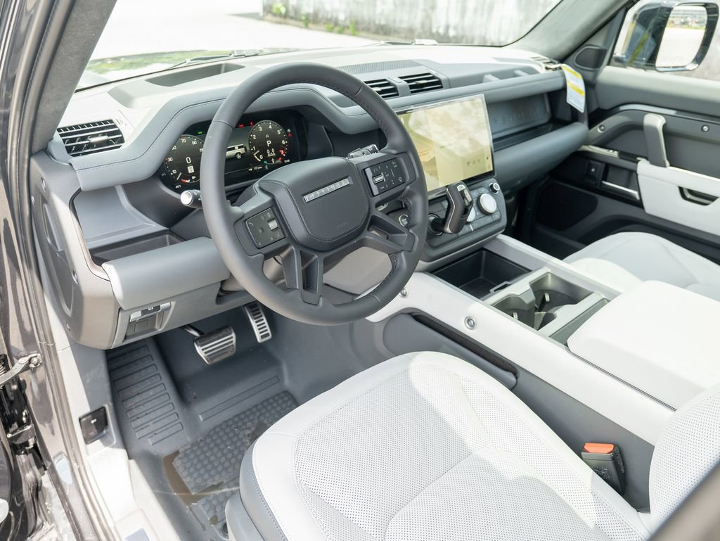 New 2026 Land Rover Defender 130 V8 AWD/4WD image 11
