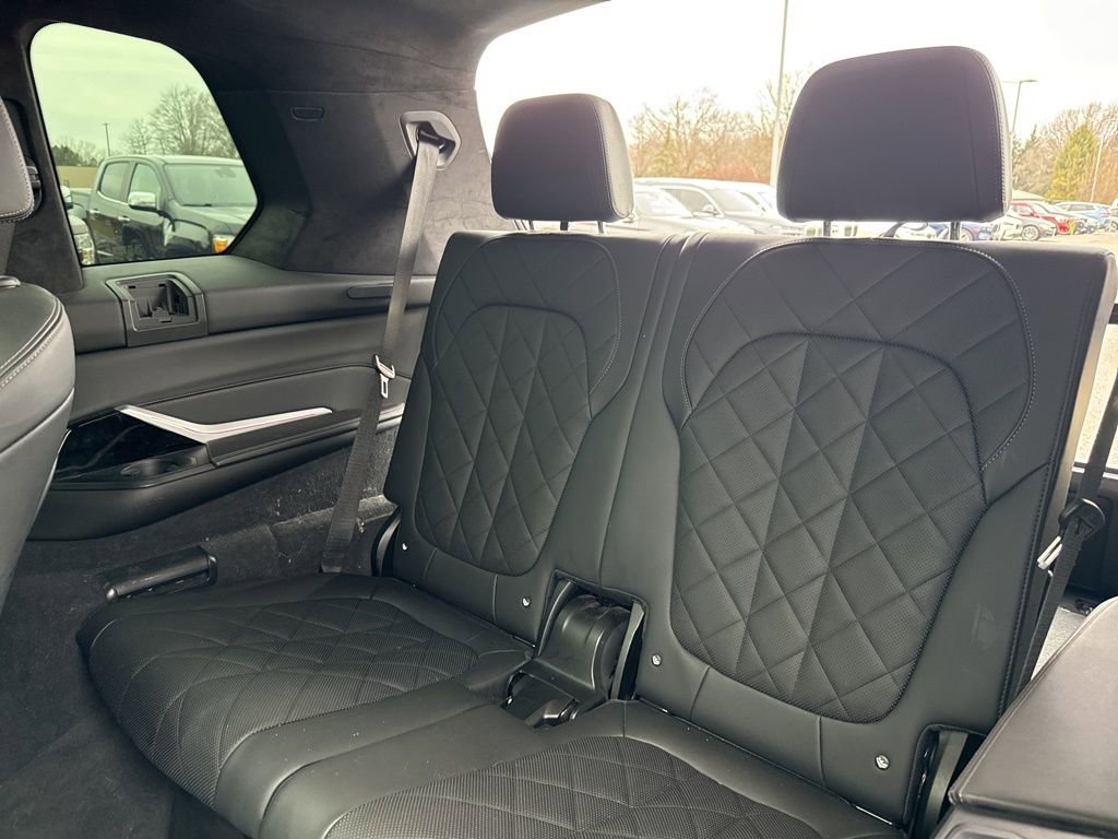 Used 2024 BMW X7 xDrive40i w/ Premium Package image 20