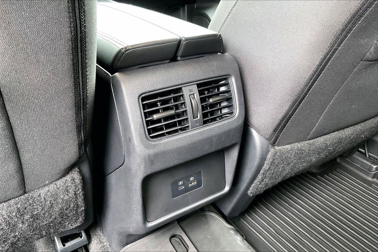 Certified 2022 Nissan Rogue SV FWD image 32