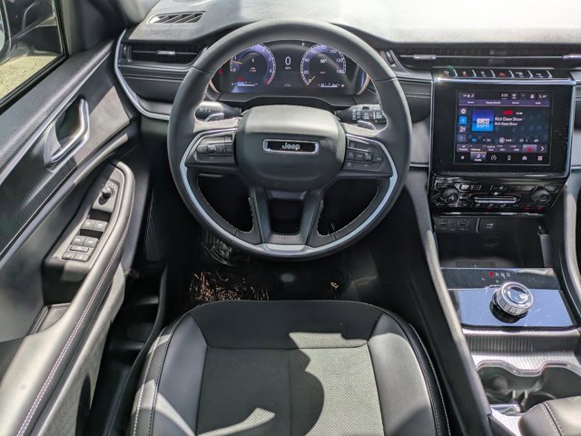 New 2025 Jeep Grand Cherokee L Altitude image 14