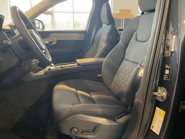 New 2026 Volvo XC90 B6 Plus w/ Protection Package Premier AWD/4WD image 14