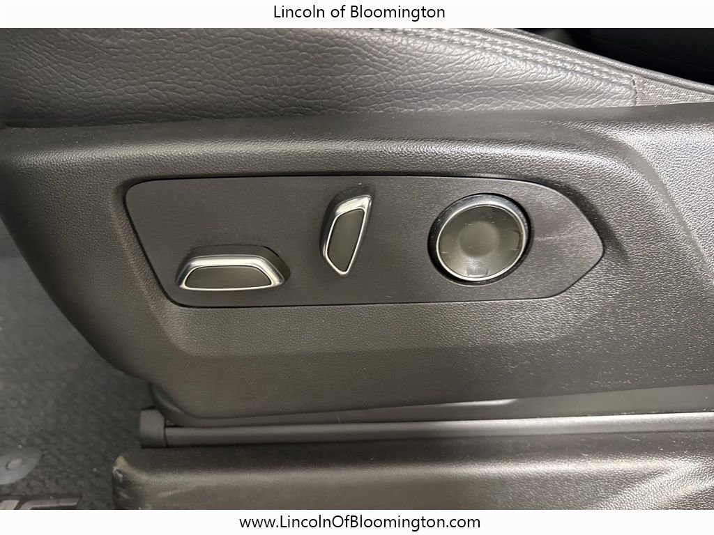 Used 2024 GMC Yukon XL Denali image 29