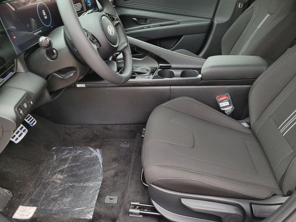 New 2025 Hyundai Elantra SEL FWD image 22