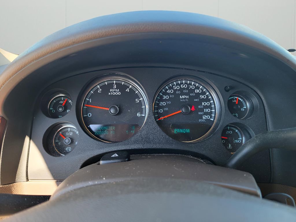 Used 2014 Chevrolet Suburban LTZ image 14