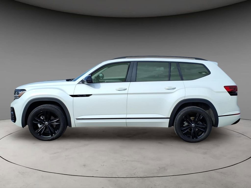 Used 2023 Volkswagen Atlas SEL R-Line AWD/4WD image 2