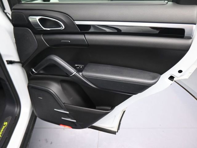 Used 2017 Porsche Cayenne S Platinum AWD/4WD image 38