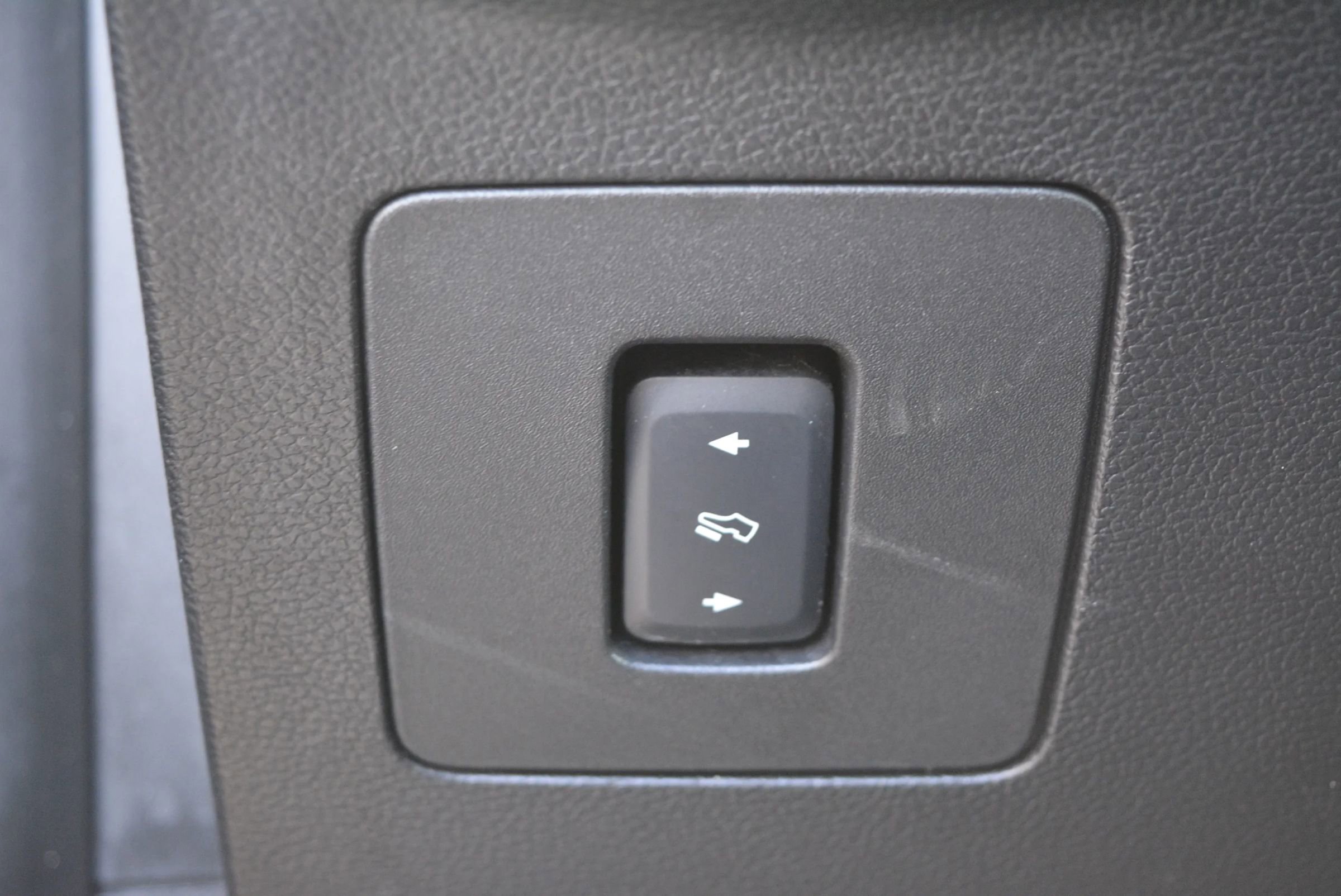 Used 2017 Ford F150 Platinum w/ Technology Package image 38