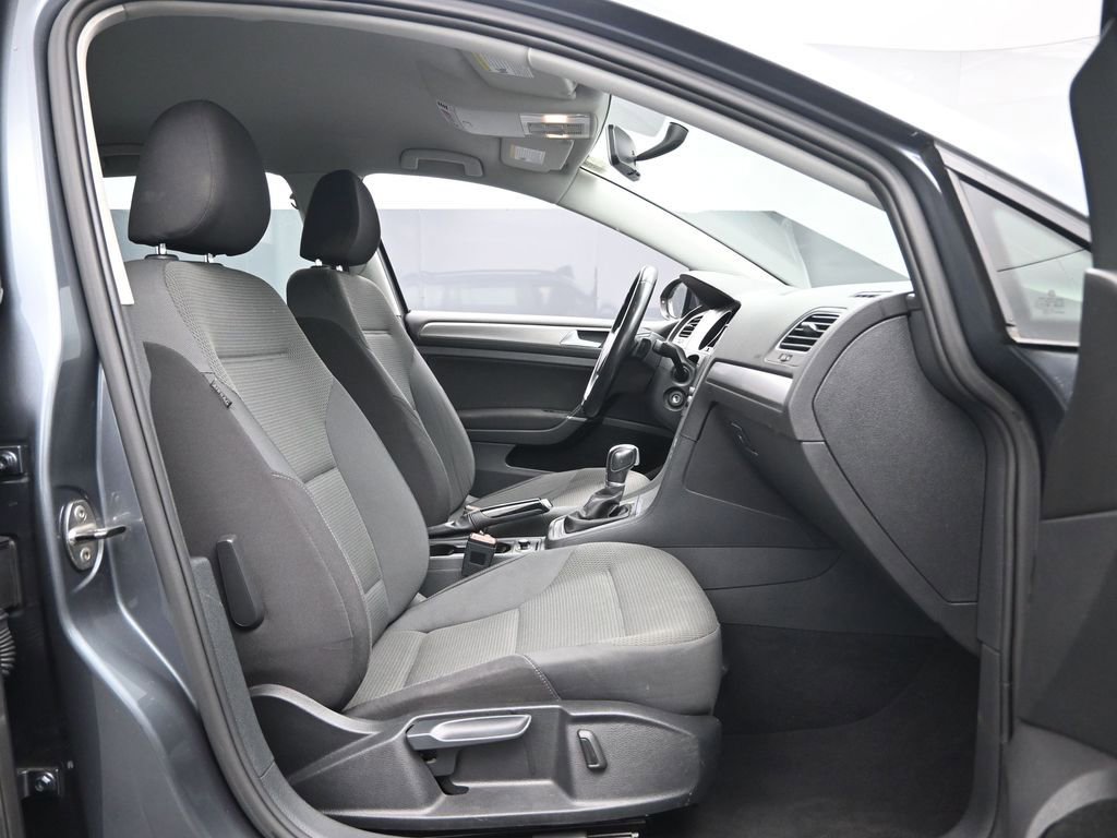 Used 2016 Volkswagen Golf S FWD image 25