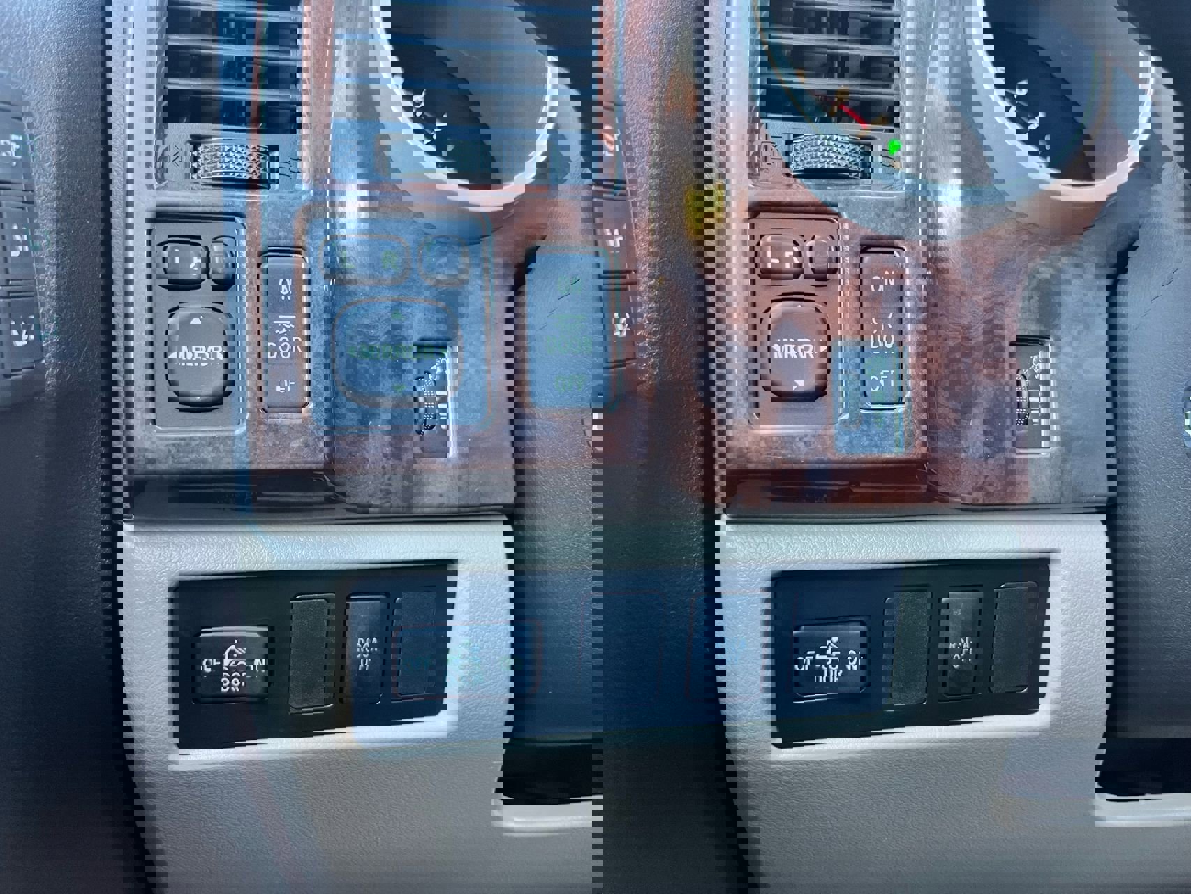 Used 2008 Toyota Tundra Limited image 29