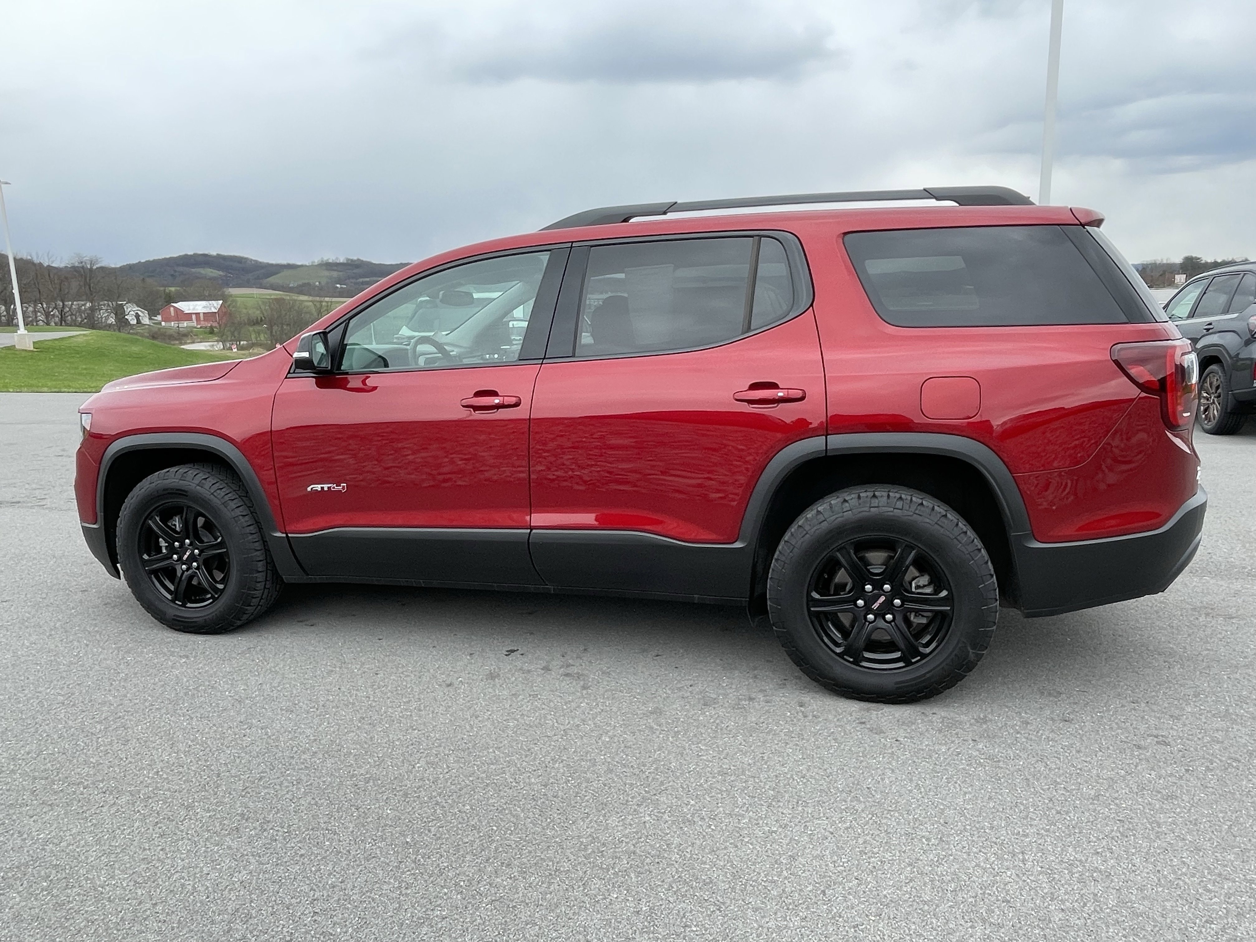 Used 2023 GMC Acadia AT4 w/ Technology Package AWD/4WD image 7