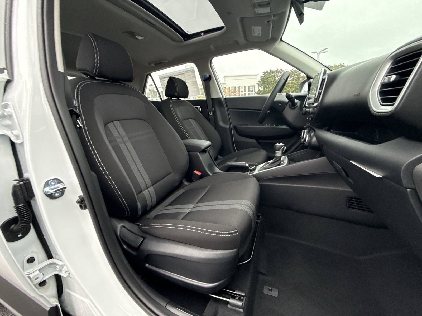 New 2026 Hyundai Venue SEL FWD image 25