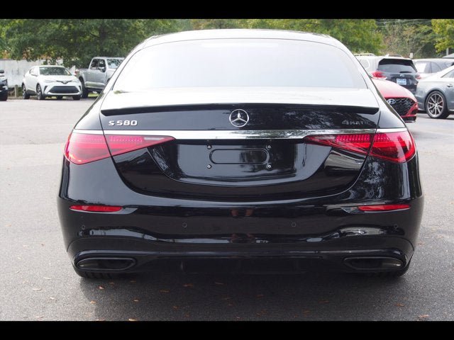 Used 2022 Mercedes-Benz S 580 4MATIC Sedan w/ AMG Line Package image 4