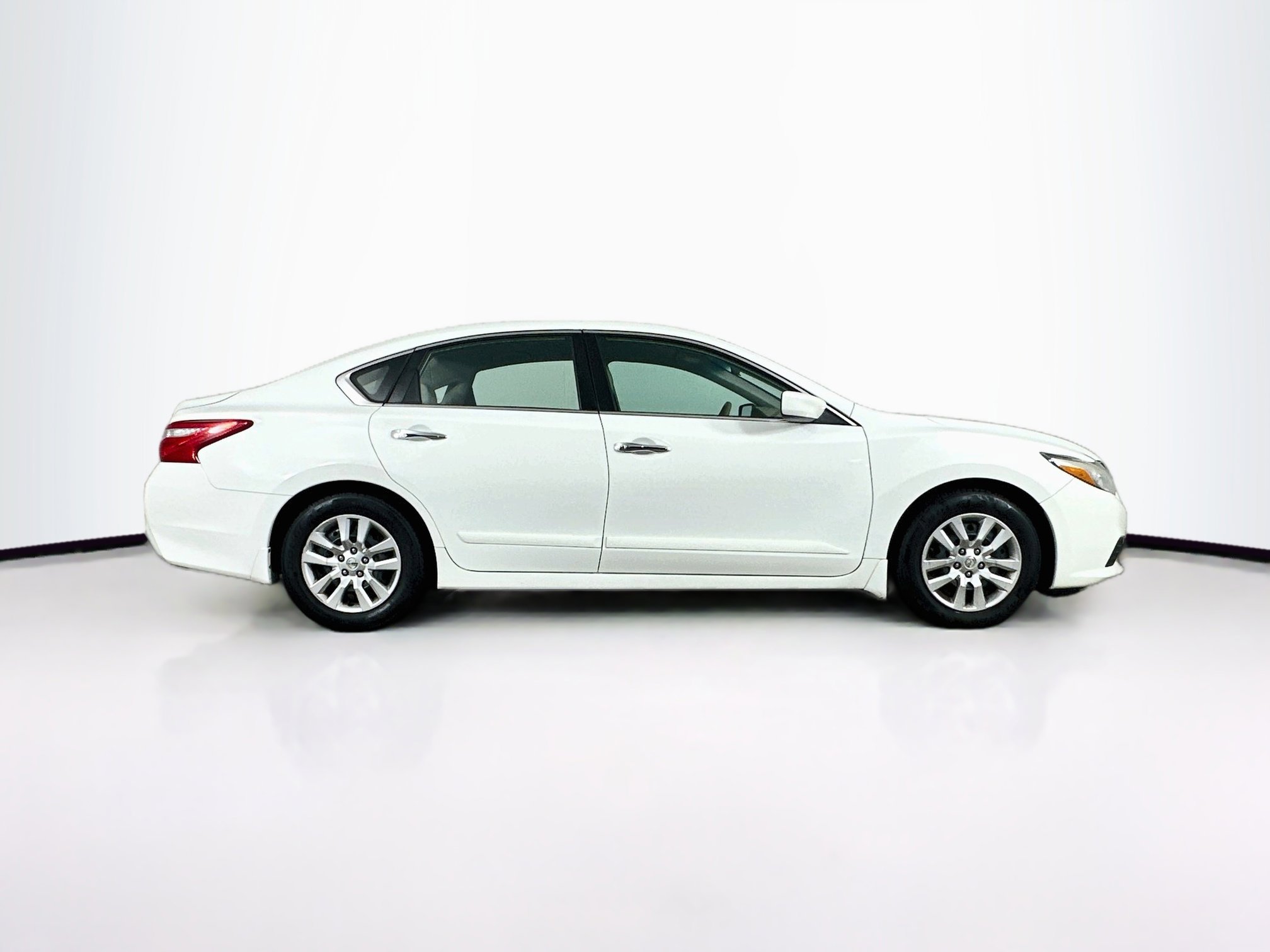 Used 2017 Nissan Altima 2.5 S w/ Power Driver Seat Package FWD image 10