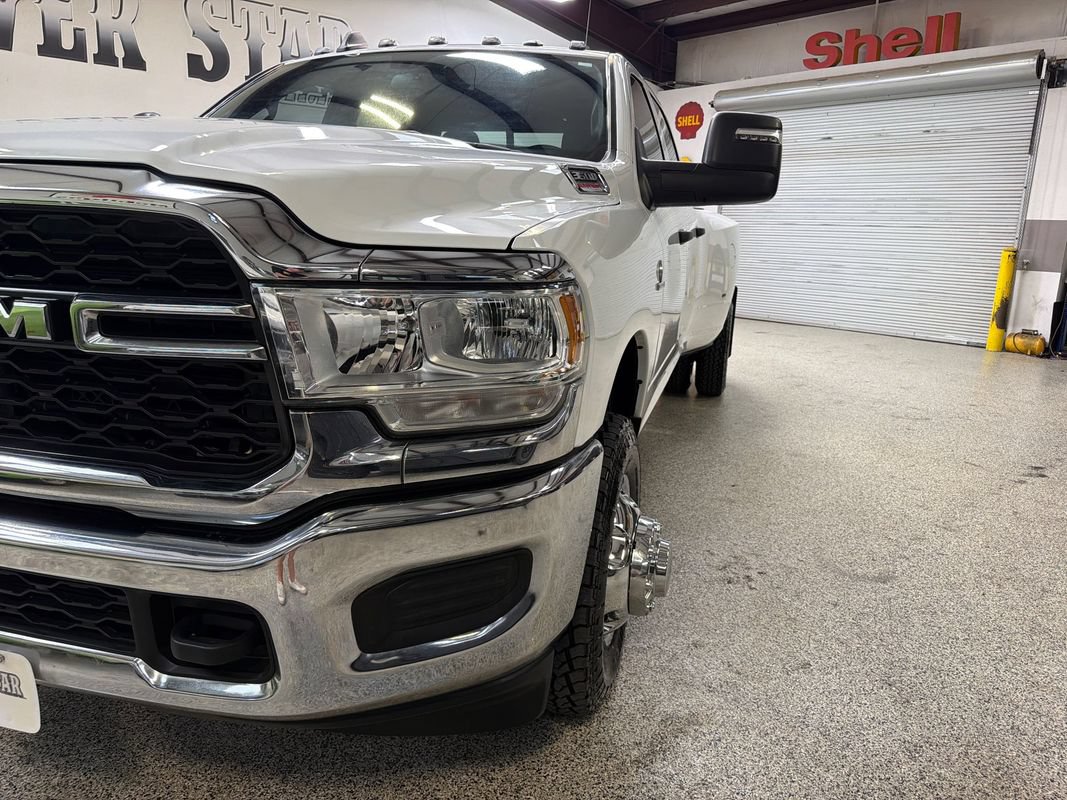Used 2024 RAM 3500 Tradesman w/ Chrome Appearance Group AWD/4WD image 13