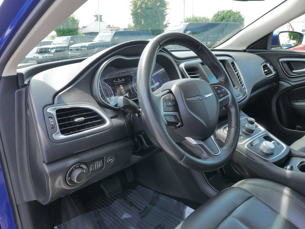 Used 2017 Chrysler 200 Limited Platinum FWD image 21
