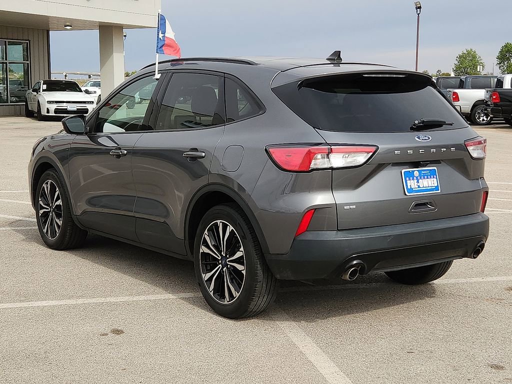 Used 2022 Ford Escape SE w/ SE Sport Appearance Package image 3