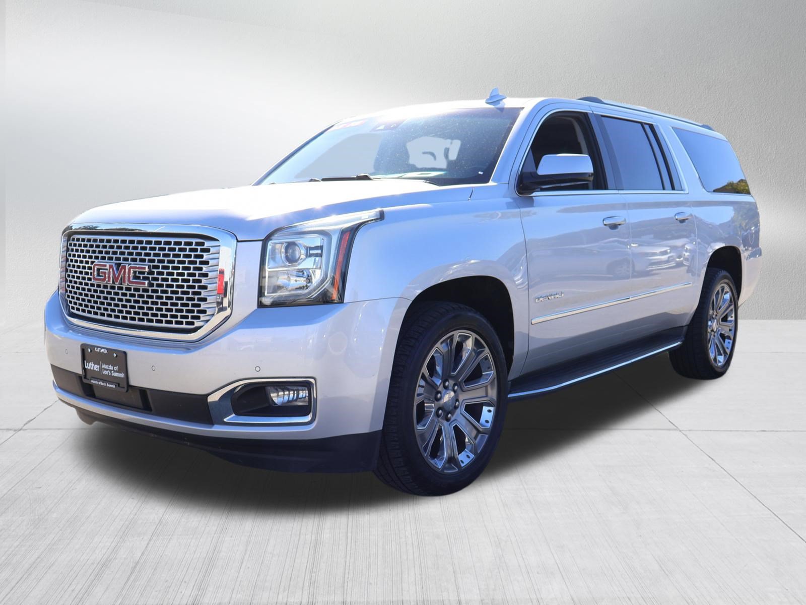 Used 2016 GMC Yukon XL Denali w/ Open Road Package AWD/4WD image 3