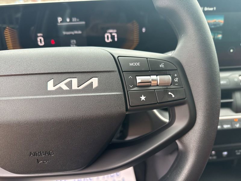 New 2025 Kia K4 LXS image 25