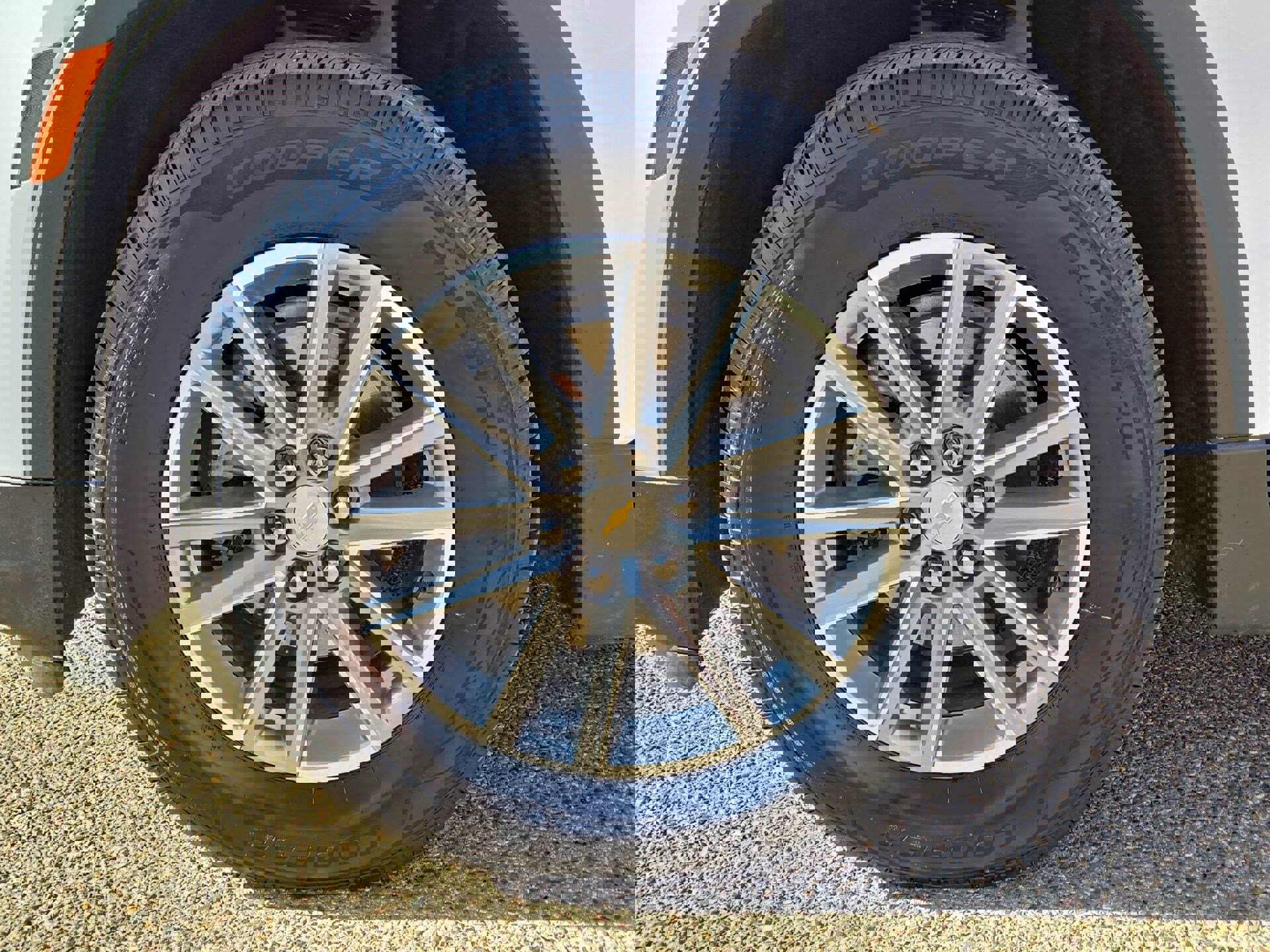 Used 2023 Chevrolet Traverse LT image 11