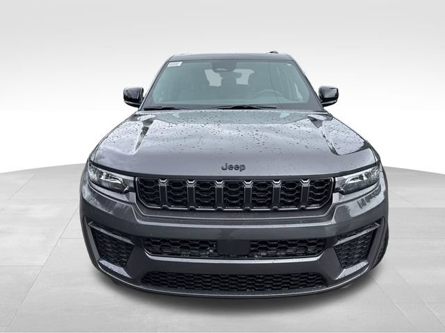 New 2026 Jeep Grand Cherokee Altitude AWD/4WD image 2