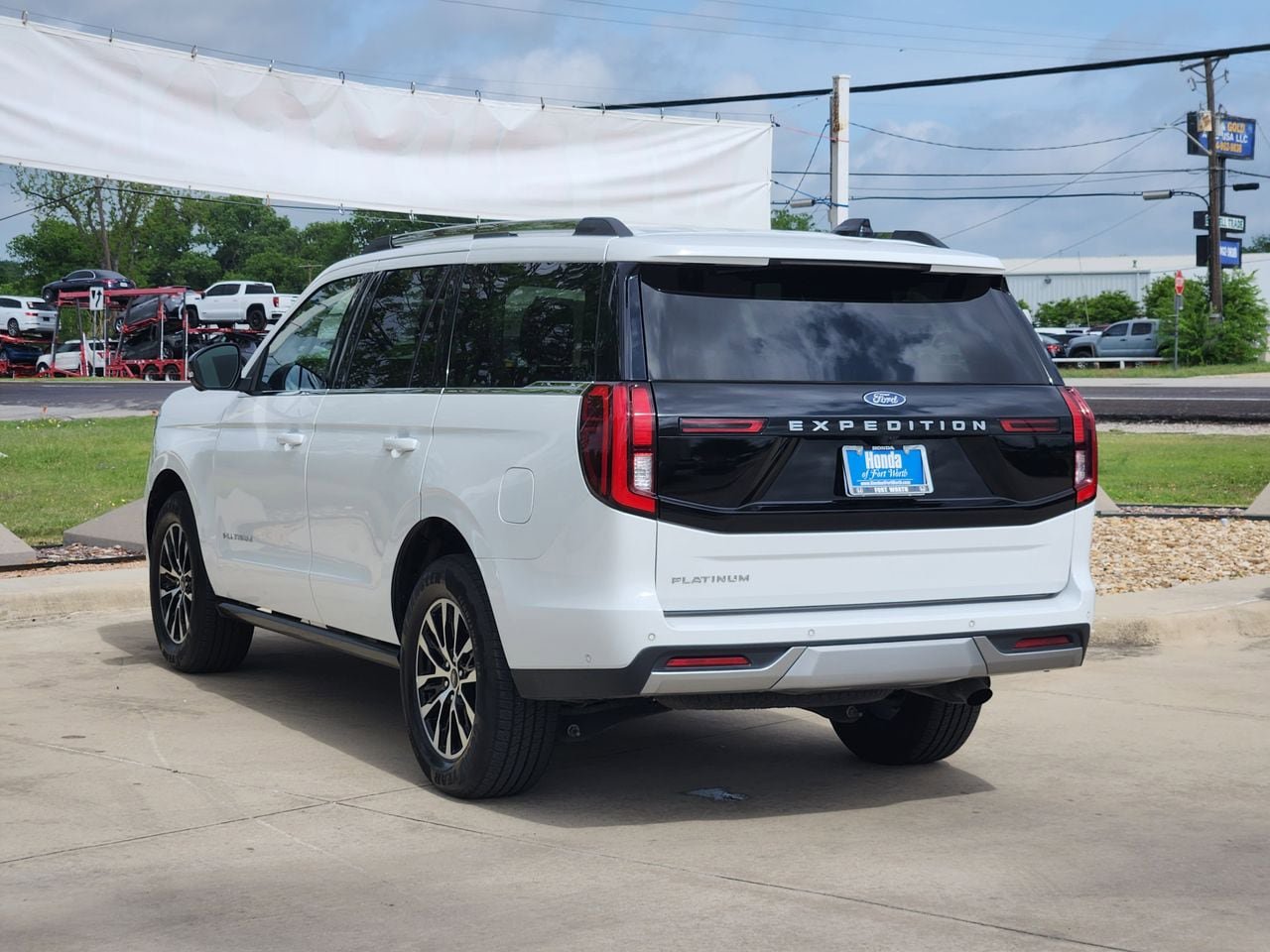 Used 2025 Ford Expedition Platinum AWD/4WD image 7