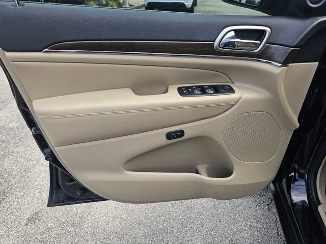 Used 2017 Jeep Grand Cherokee Limited image 20