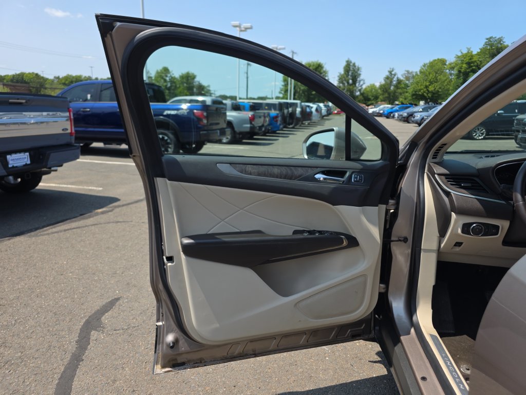 Used 2019 Lincoln MKC Reserve AWD/4WD image 19