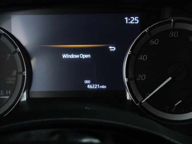 Used 2024 Toyota Highlander LE AWD/4WD image 19