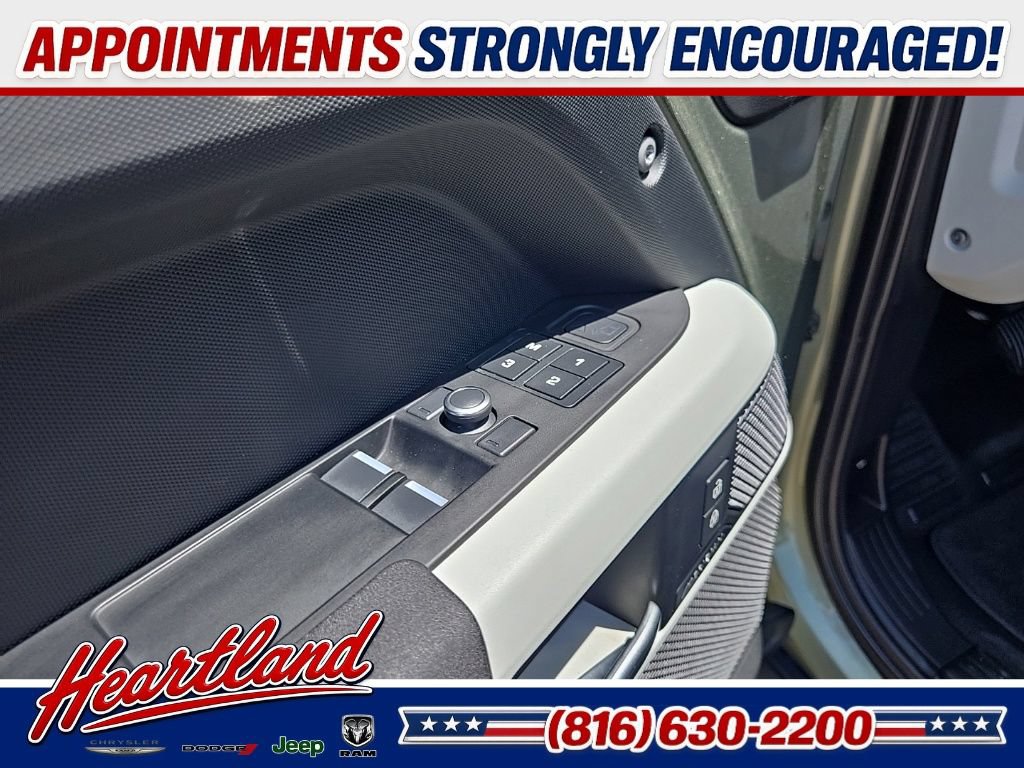 Used 2021 Land Rover Defender 90 First Edition AWD/4WD image 36
