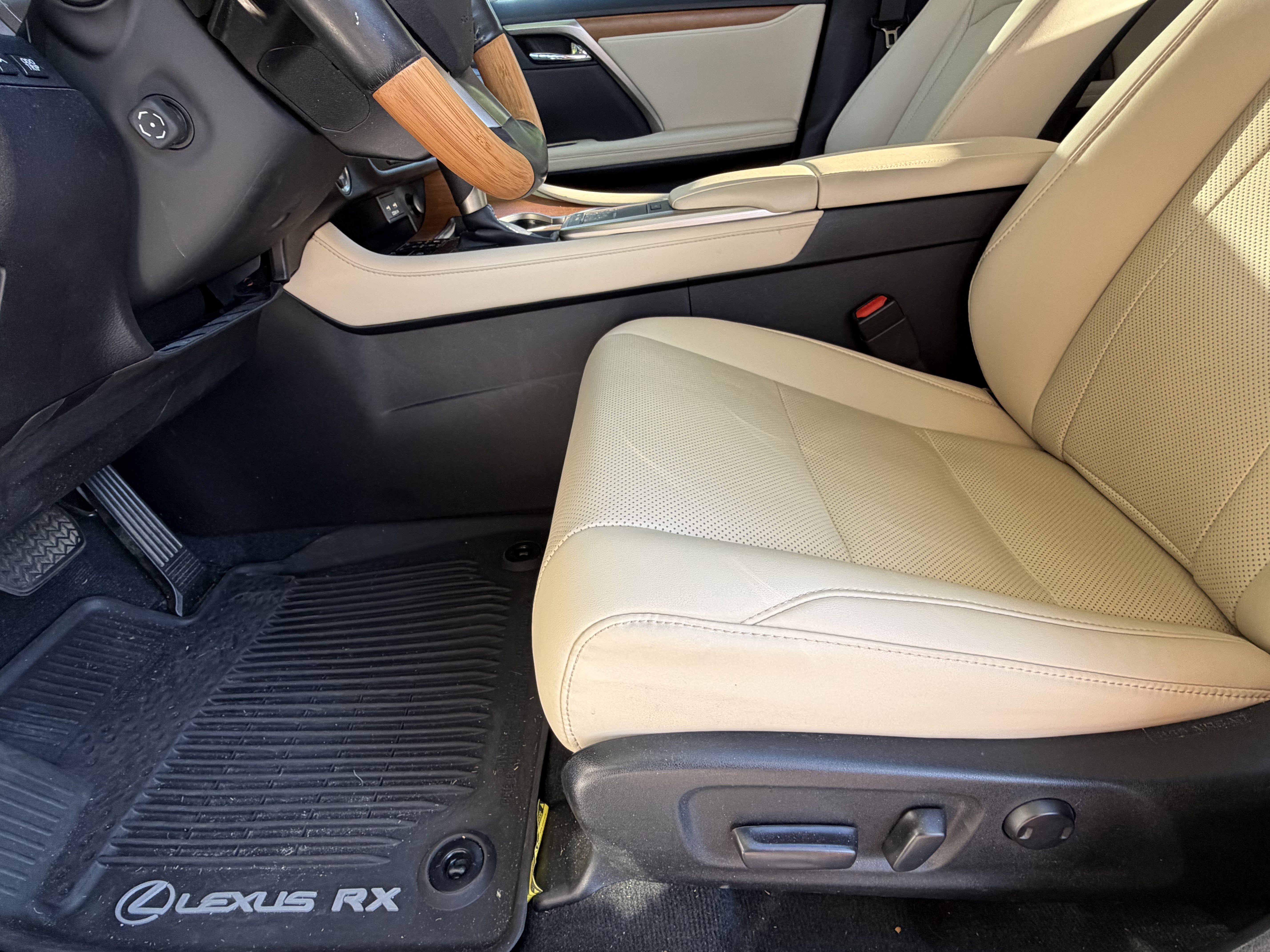 Used 2022 Lexus RX 350 FWD w/ Premium Package image 16