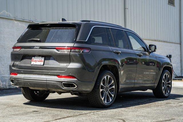 Used 2022 Jeep Grand Cherokee Overland w/ Luxury Tech Group IV image 14