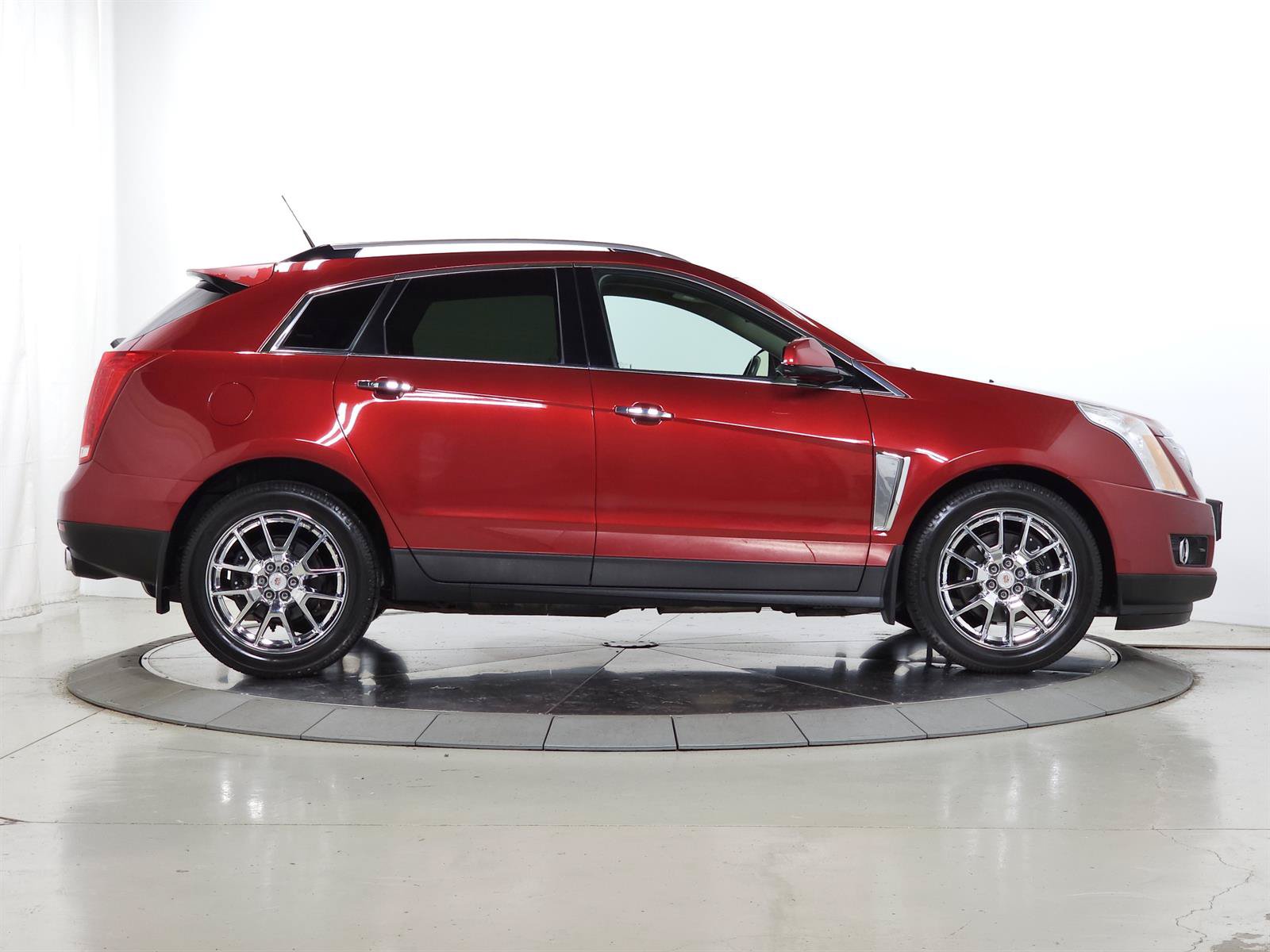 Used 2013 Cadillac SRX Luxury w/ Driver Awareness Package AWD/4WD image 10