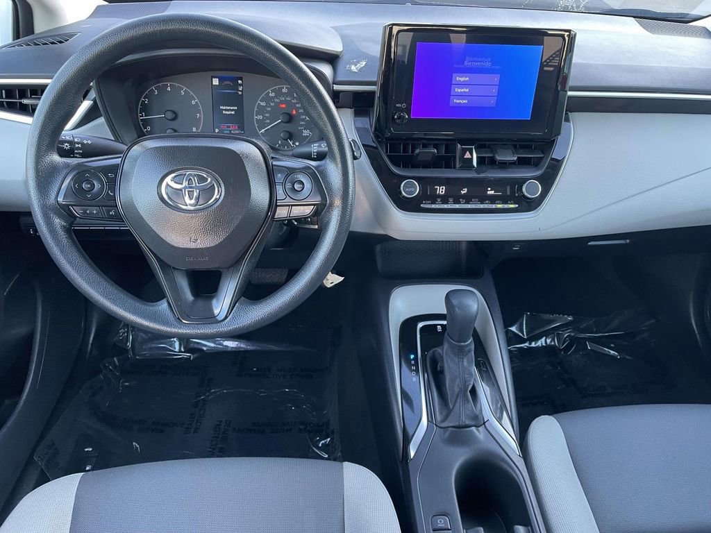 Used 2025 Toyota Corolla LE image 24