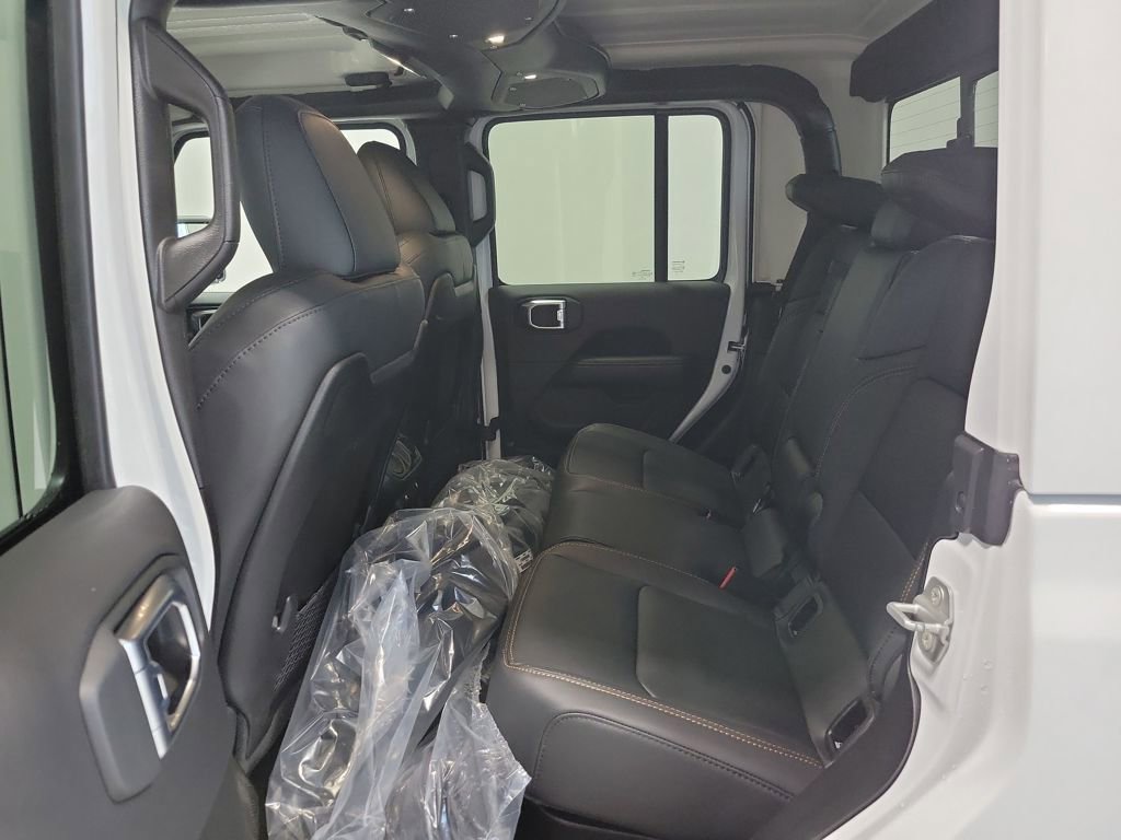 New 2026 Jeep Gladiator Sahara image 9