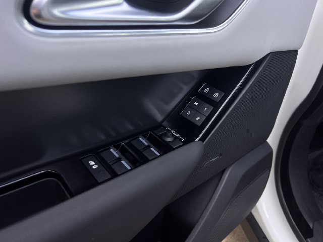 Used 2024 Land Rover Range Rover Velar Dynamic SE AWD/4WD image 11