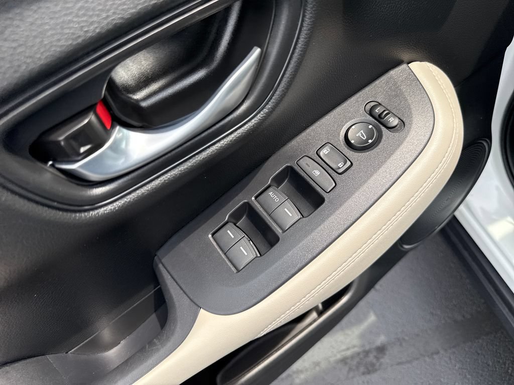 Certified 2025 Honda HR-V LX image 10