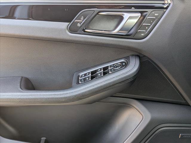 Certified 2025 Porsche Macan Turbo image 13